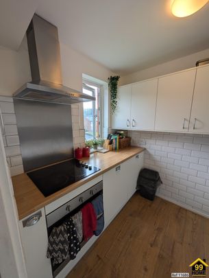 1 bed Flat in Rosebank House 217 Belle Vue Road, Leeds, LS3 1HG - Photo 1