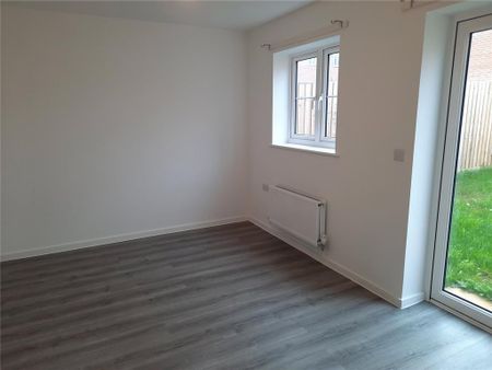 2 bedroom terraced house to rent - Photo 2