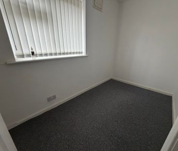 Spenser Avenue - Photo 4