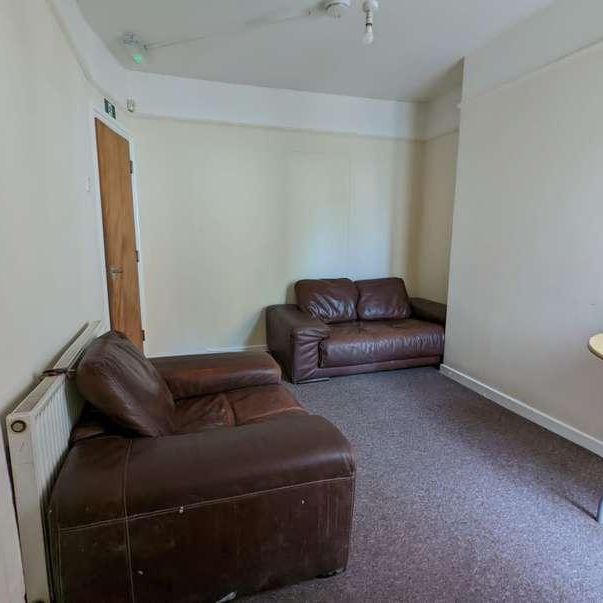 Wellington Street, Luton, LU1 - Photo 1