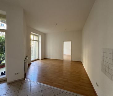 "Charmante 2,5-Raum-Wohnung mit Terrasse in Top-Lage" - Photo 1