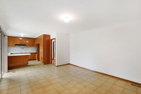 47 Greenvale Dr, Greenvale VIC 3059 - House For Rent | Domain - Photo 3