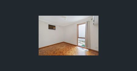 Spacious Family Home! - Photo 4