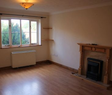 Briston - Photo 1