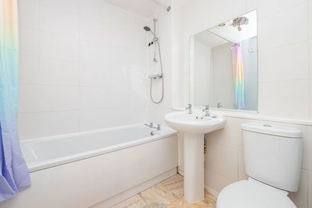 Chartwell Gardens, Cheam, SM3 - Photo 5