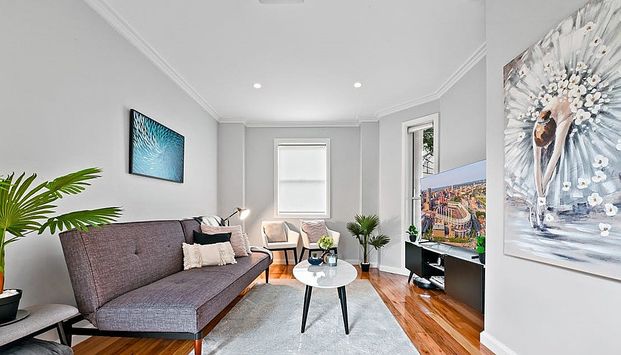 Secluded and stylish 3/4 warehouse conversion - Photo 1