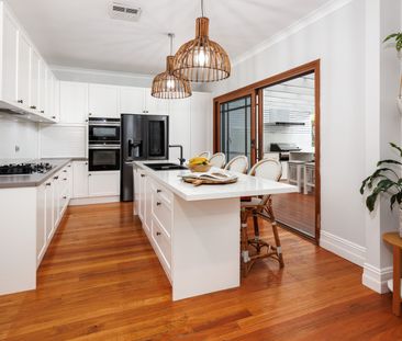 580 Pittwater Road, North Manly NSW 2100 - House For Rent | Domain - Photo 3