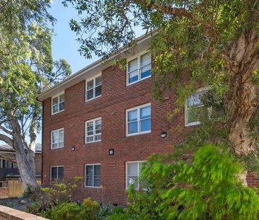 Well presented apartment next to parklands - Photo 6