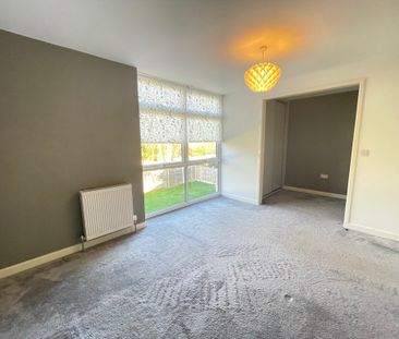 4 bedroom Detached House to let - Photo 3