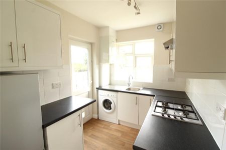 2 bedroom maisonette to rent - Photo 4