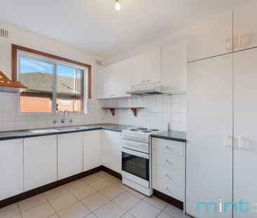 Spacious and well-maintained 2-bedroom unit in Roselands - Photo 3