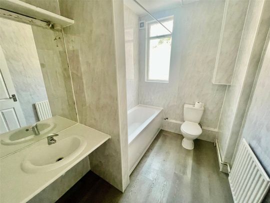 Hare Street, SE18, London - Photo 1