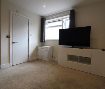 6 bedroom semi-detached house to rent - Photo 6