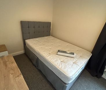 4 Bed Terraced House, Stoke Lane, BS9 - Photo 4