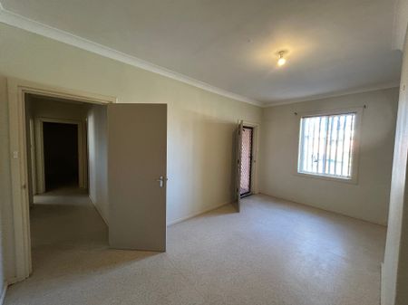 16 Brook Street, Whyalla Stuart - Photo 4