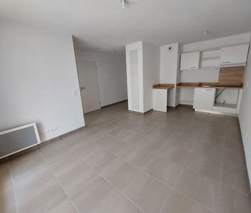 location Appartement T2 DE 42.29m² À NIMES - Photo 4