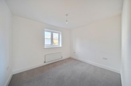 2 bedroom semi-detached house to rent - Photo 3