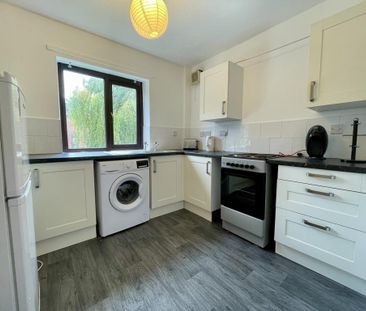 2 bedroom flat to rent - Photo 3