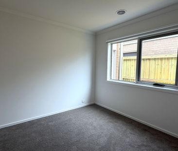 FOUR BEDROOM, TWO LIVING, BRAND NEW FAMILY HOME WITH BONUS SIDE STO... - Photo 5