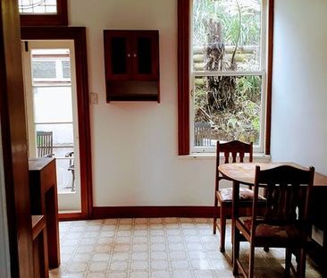 Charming 2-Bed Home in Aro Valley - Photo 1