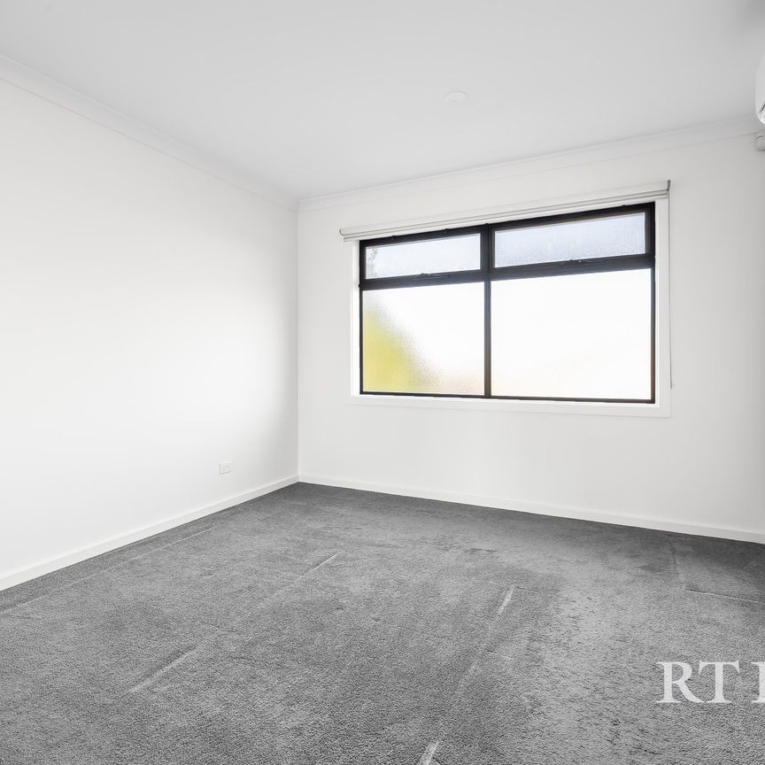 Thinking of selling? Contact our agent - Photo 1