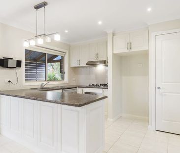 IMMACULATE THREE BEDROOM HOME - Photo 3