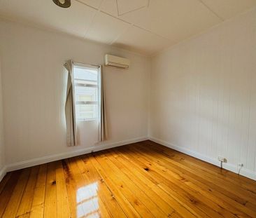 CHARMING CLAYFIELD COTTAGE - Photo 5