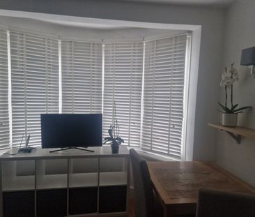 Room in a Shared House, Zermatt Road, CR7 - Photo 2