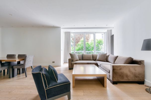 Tout savoir sur cet appartement dans le quartier Triangle d'Or, à Paris 8ème - Photo 1