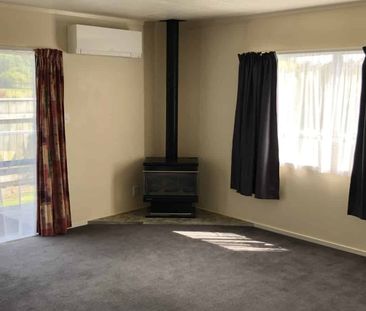 THREE BEDROOMS, FEILDING - Photo 2