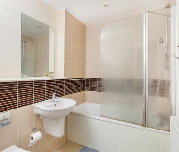 2 bedroom flat to rent - Photo 6