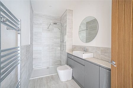 A lovely modern one bedroom flat close to the train station and city centre - Photo 5