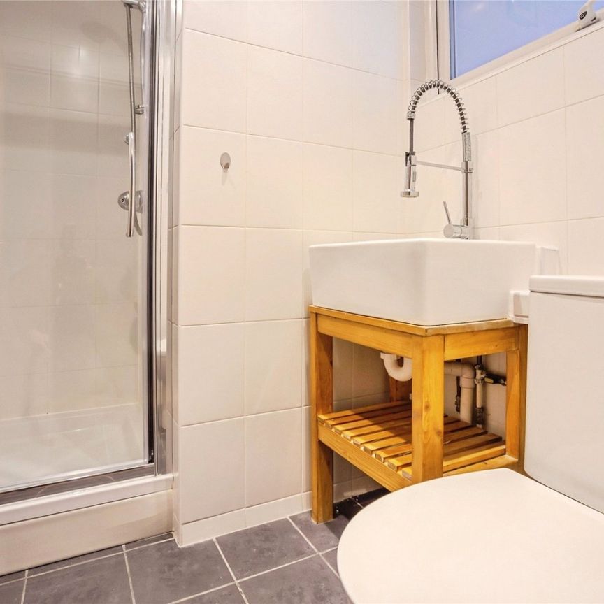 Clare Street, - Photo 1