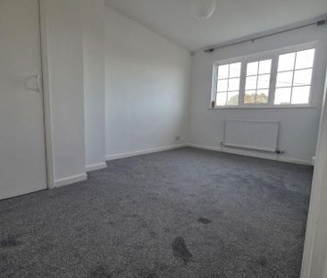 3 bedroom House To Let - Photo 4