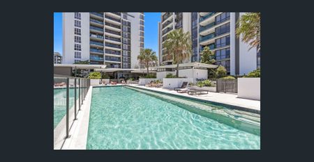 Two Bedroom Apartment with Stunning Coastal Views - Photo 5