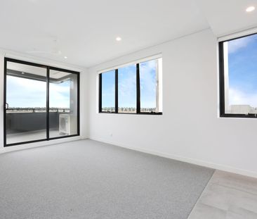 Chic bright and spacious living - Photo 2