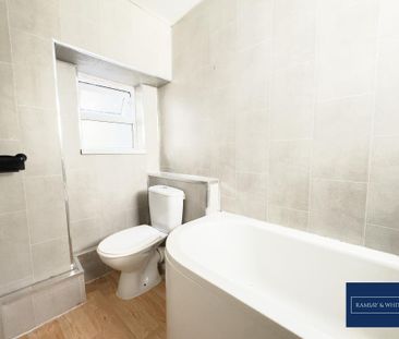 4 bedroom terraced house to rent - Photo 5