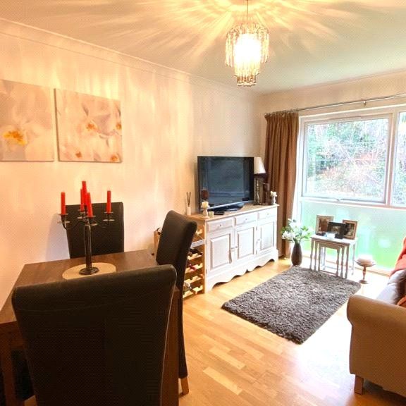 Trafalgar Court, Reading Trafalgar Court, Reading - Photo 2