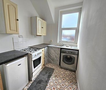 3 bedroom flat to rent - Photo 5