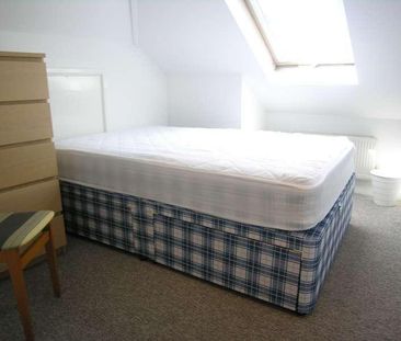 Bedroom First Floor Flat In Bournemouth, BH3 - Photo 5