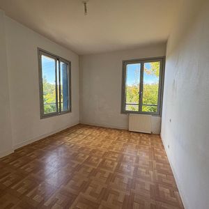 Location Appartement 3 pièces 93m² - Photo 2