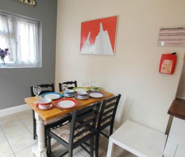 4 bedroom terraced house to rent - Photo 2