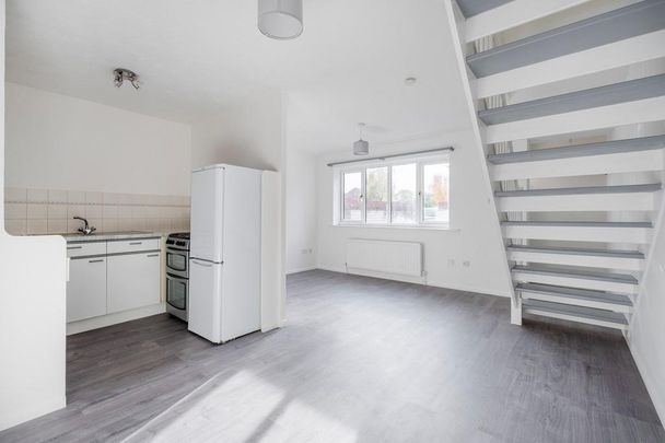 1 bedroom end of terrace house to rent - Photo 1