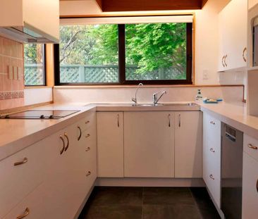 Architectural Style & Light-Filled Living - Photo 4