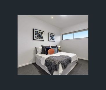 Contemporary Townhouse with Modern Comforts and Prime Location - Photo 6