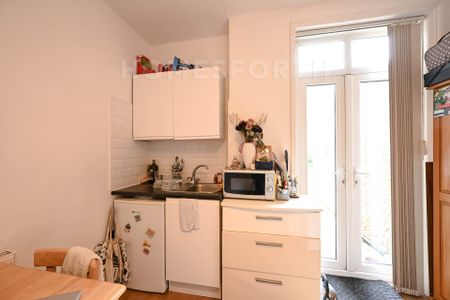 Studio - Photo 4