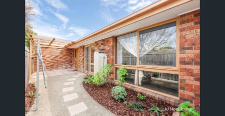 Spacious and Convenient Living in the Heart of Ringwood - Photo 2