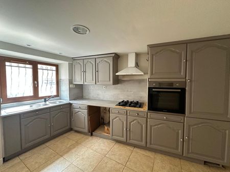 Location Maison 5 pièces 138m² CLERMONT FERRAND 63100 - Photo 4