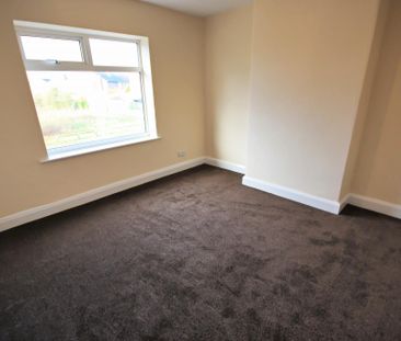 Moor Road Wigan, Look__Title - Photo 4