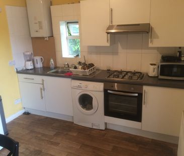 Room in a Shared House, Grange Road, NW10 - Photo 4